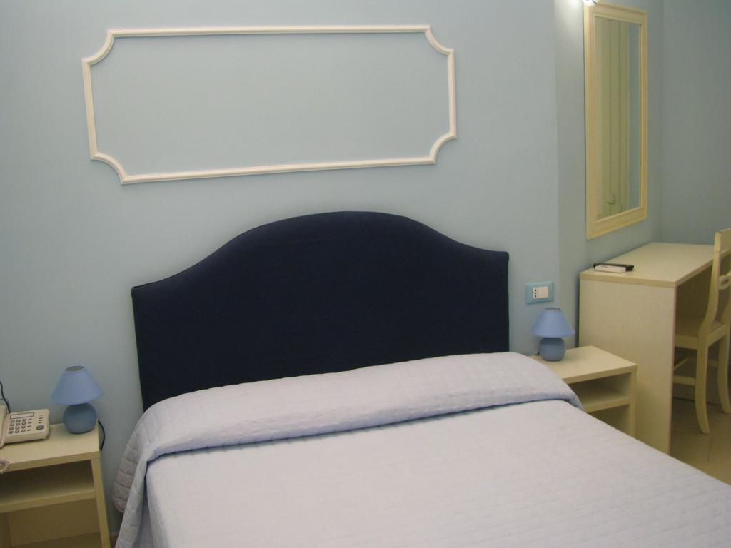Tiffany Roma Suite Rome Room photo