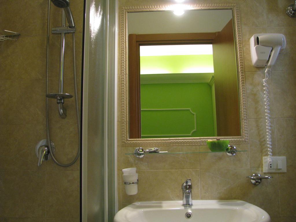 Tiffany Roma Suite Rome Room photo